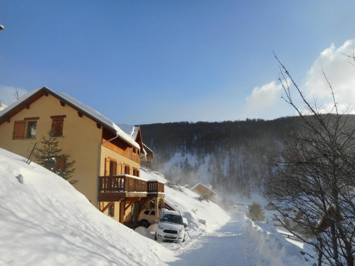 Chambre D'Hote Les Carlines Bed & Breakfast Arvieux Bagian luar foto